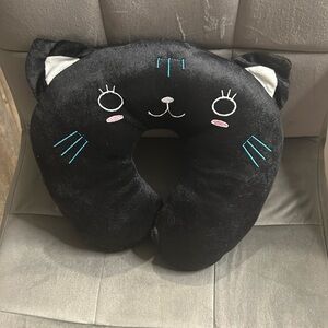 Black cat travel pillow